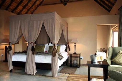 фото отеля Inyati Game Lodge