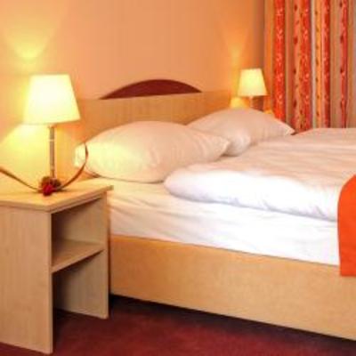 фото отеля Stadt-gut Hotel Neuhofer am Sudpark
