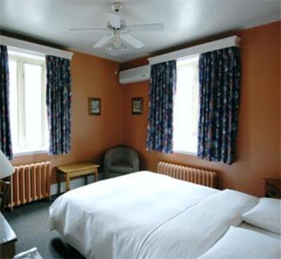 фото отеля Hotel Manoir Charest