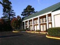 River Chase Inn