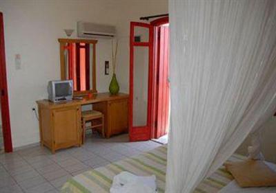 фото отеля Adrakos Apartments