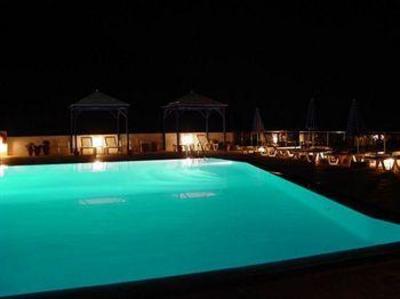 фото отеля Adrakos Apartments