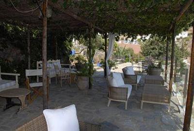 фото отеля Adrakos Apartments