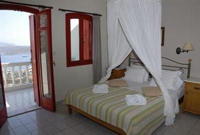 фото отеля Adrakos Apartments