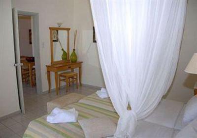 фото отеля Adrakos Apartments