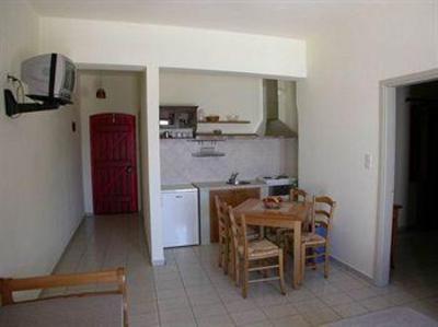 фото отеля Adrakos Apartments