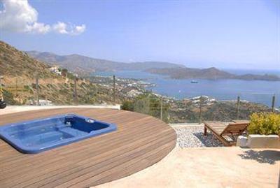 фото отеля Adrakos Apartments