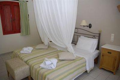фото отеля Adrakos Apartments