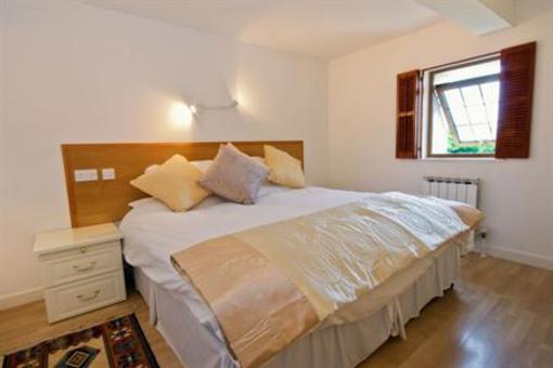 фото отеля La Pointe Farm Apartments
