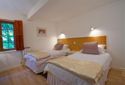 фото отеля La Pointe Farm Apartments