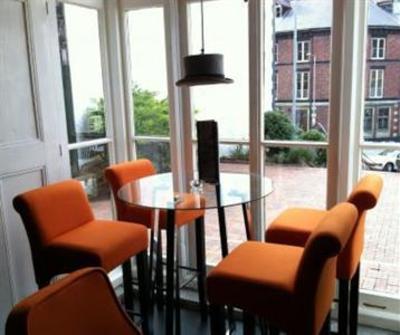 фото отеля Manorhaus Llangollen - Restaurant with Rooms