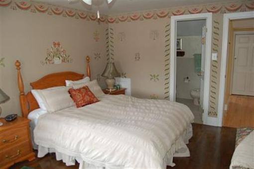 фото отеля Eagle's Landing B&B