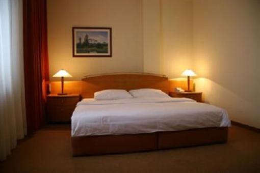фото отеля Hotel N Belgrade