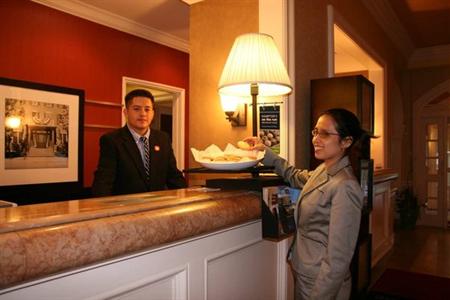 фото отеля Hampton Inn & Suites Stamford