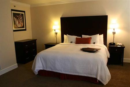 фото отеля Hampton Inn & Suites Stamford