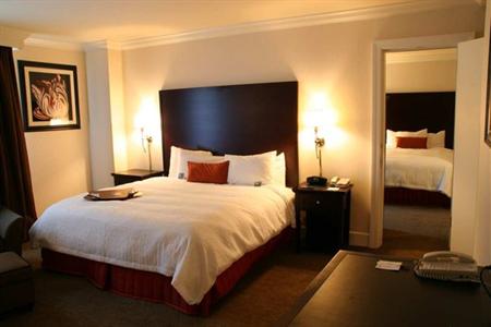 фото отеля Hampton Inn & Suites Stamford