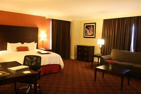 фото отеля Hampton Inn & Suites Stamford