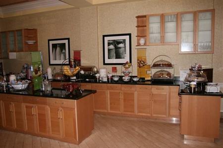 фото отеля Hampton Inn & Suites Stamford