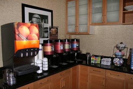 фото отеля Hampton Inn & Suites Stamford