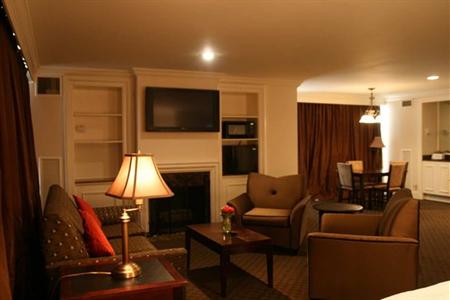 фото отеля Hampton Inn & Suites Stamford