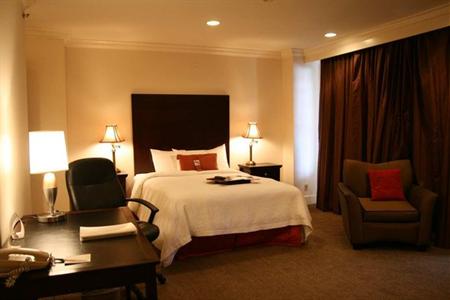 фото отеля Hampton Inn & Suites Stamford