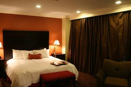 фото отеля Hampton Inn & Suites Stamford
