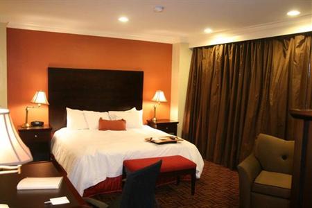 фото отеля Hampton Inn & Suites Stamford