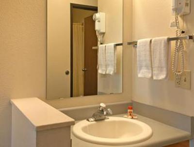 фото отеля Super 8 Bloomfield