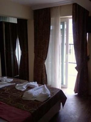 фото отеля Romeo Beach Hotel