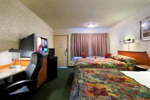 фото отеля Red Roof Inn Santa Ana
