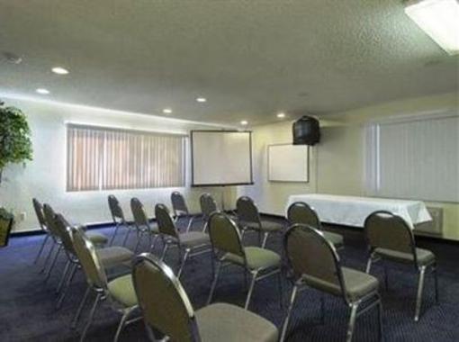 фото отеля Red Roof Inn Santa Ana