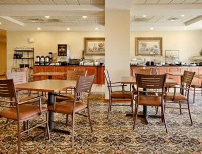 фото отеля Wingate by Wyndham Cedar Falls