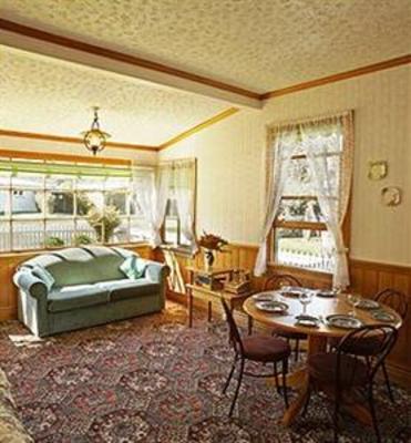 фото отеля Settlers Cottage Motel