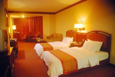 фото отеля Golden Lake Hotel