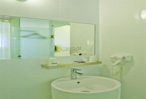 фото отеля Wenxing Business Hotel Guangzhou Quzhuang