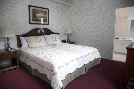 фото отеля The Green Park Inn