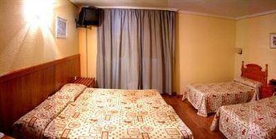 фото отеля Hotel Mari Carmen