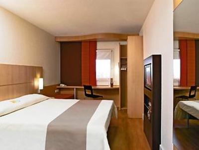 фото отеля Ibis Hotel Gloucester
