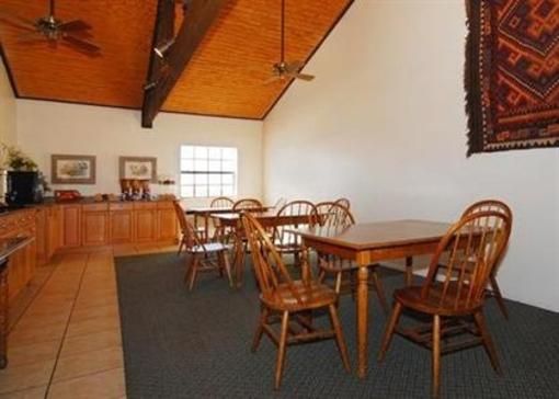 фото отеля Quality Inn Fredericksburg