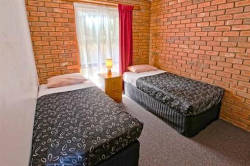 фото отеля Statesman Motor Inn