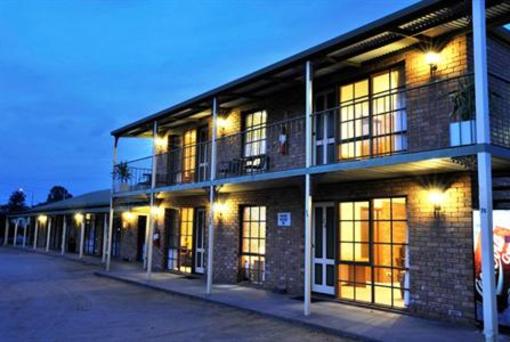 фото отеля Statesman Motor Inn