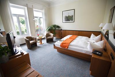 фото отеля Hotel Villa Am Kurpark