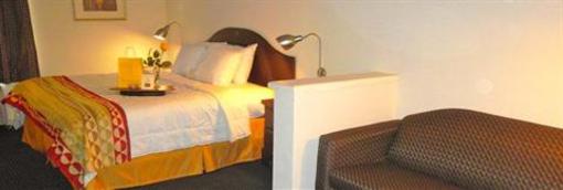 фото отеля Nuevo Inn & Suites