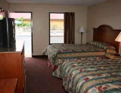 фото отеля Pigeon Forge Inn & Suites