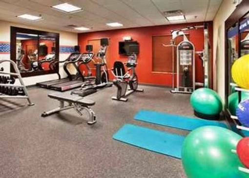 фото отеля Hampton Inn & Suites Watertown