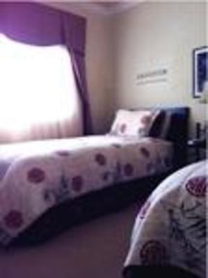 фото отеля LakeBreeze Niagara Bed & Breakfast