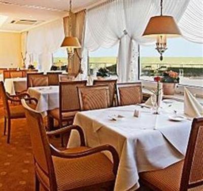 фото отеля Strandhotel Duhnen