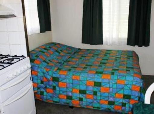 фото отеля Alex Beach Cabins & Tourist Park