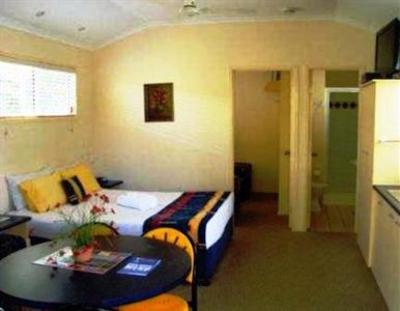 фото отеля Alex Beach Cabins & Tourist Park
