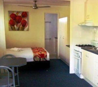 фото отеля Alex Beach Cabins & Tourist Park